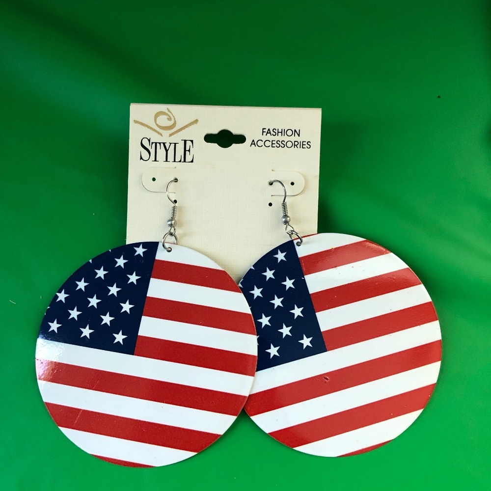 USA Large Round Flag Pierced Earrings
